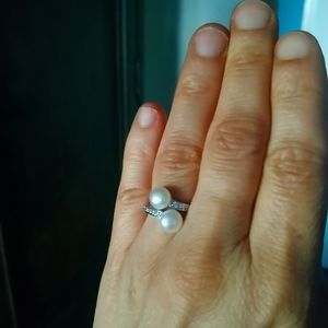 Genuine pearls and silver ring